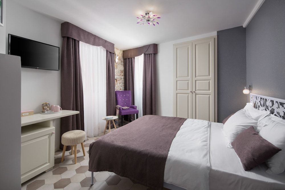 Noemi's rooms 1