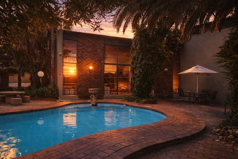 African Moon Corporate House 1