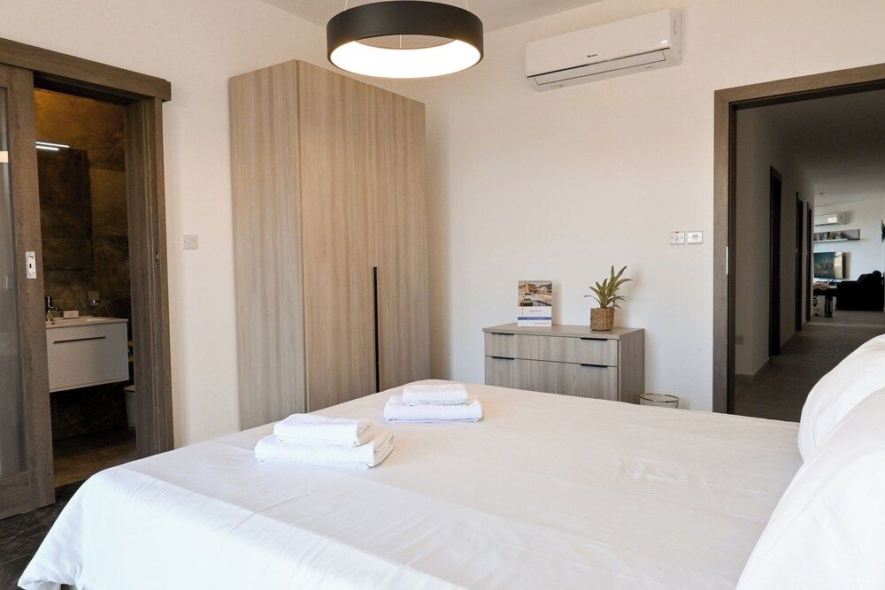 Sunny Bay View + shared pool Gozo 2