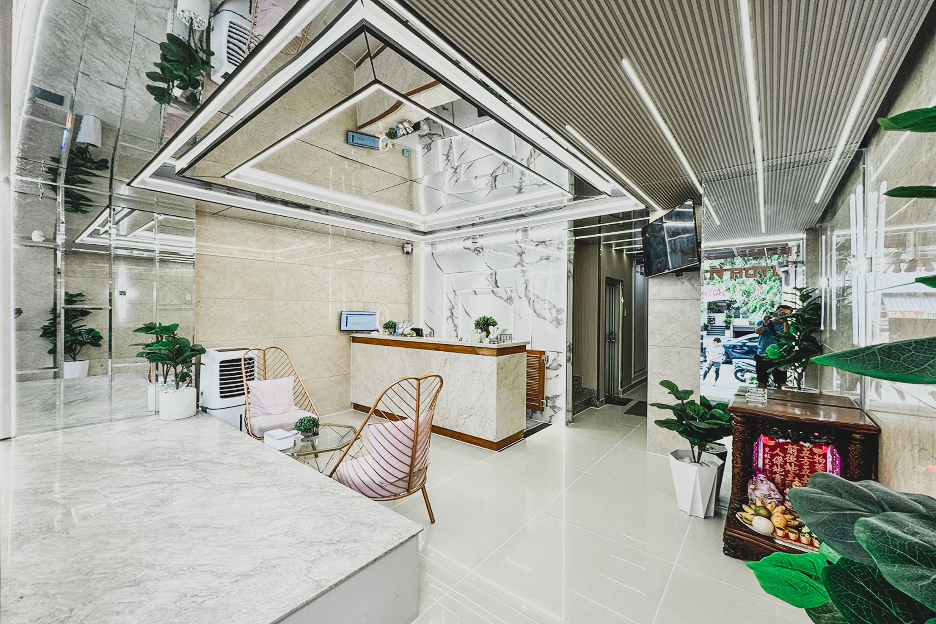 Ngoc San San Hotel By Zuzu 1