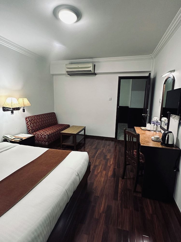 Fuji Hotel 1