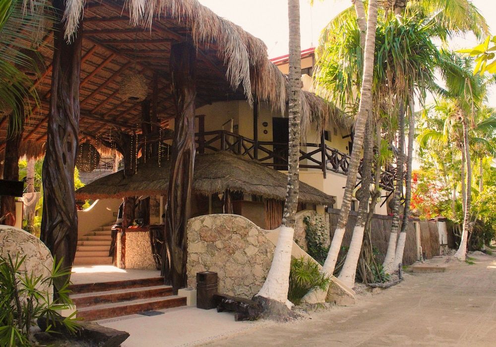 Holbox Dream Beachfront Hotel 2