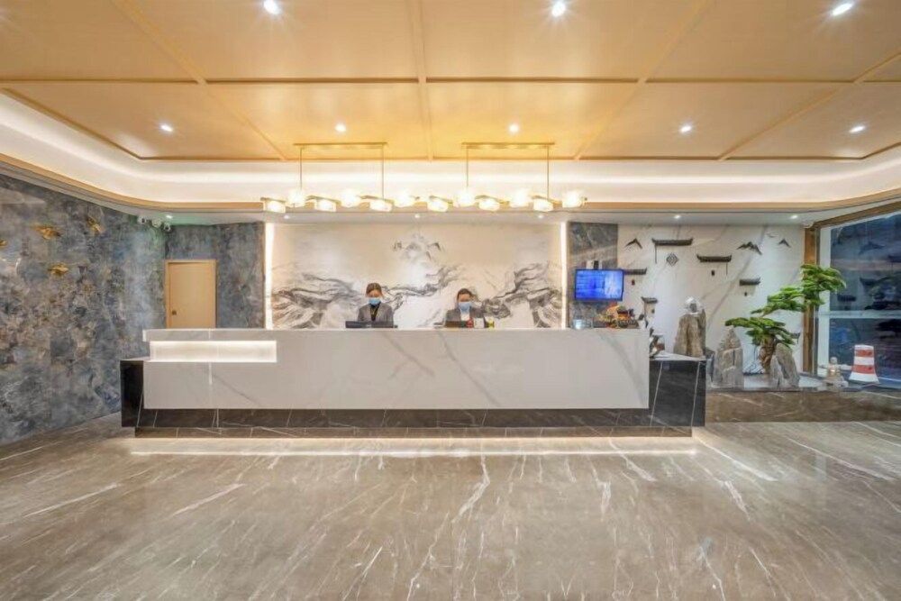 Yimi Collection Hotel (Shanghai Xizang North Road Subway Station) 1