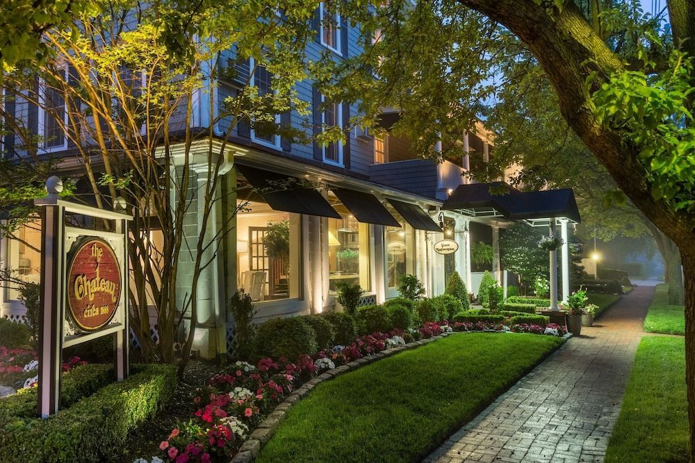 Chateau Inn and Suites 1