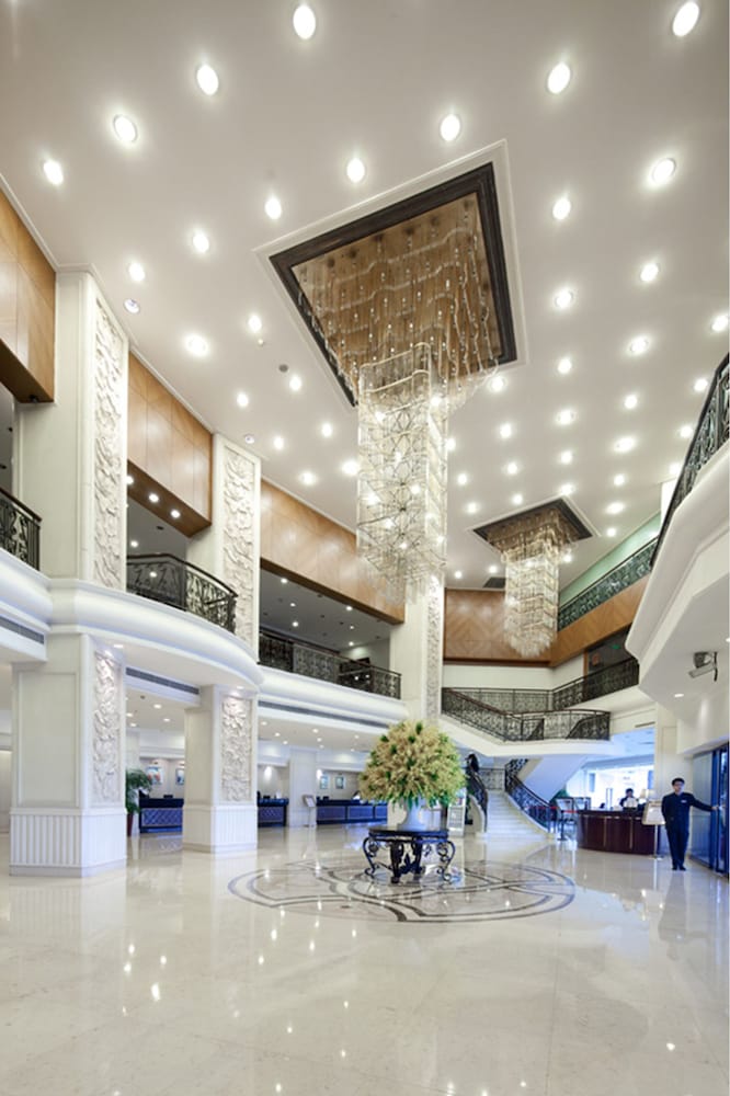 Rosedale Hotel & Suites Guangzhou 2