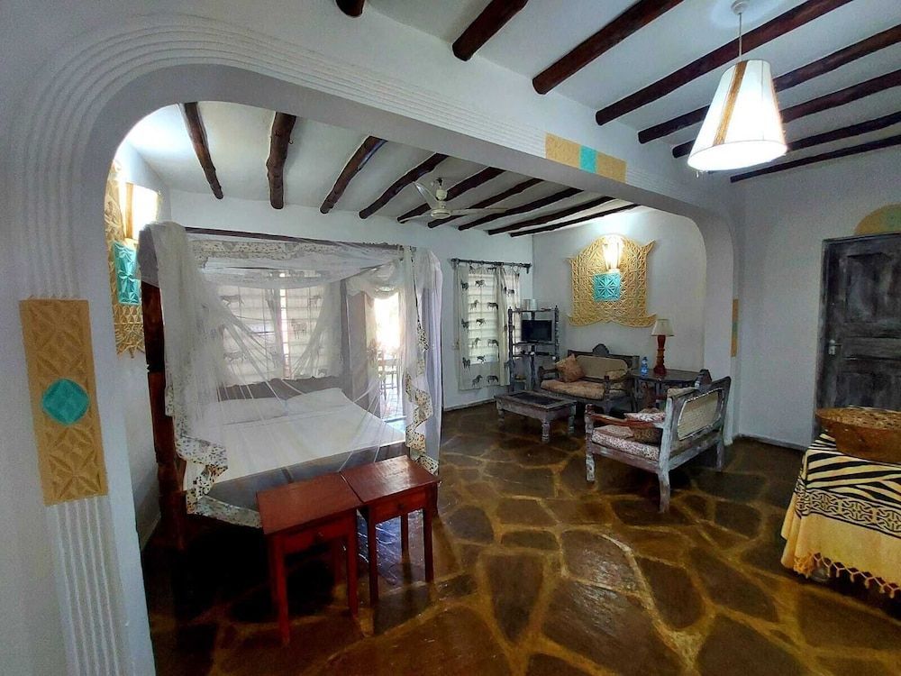 Marine Holiday House 2