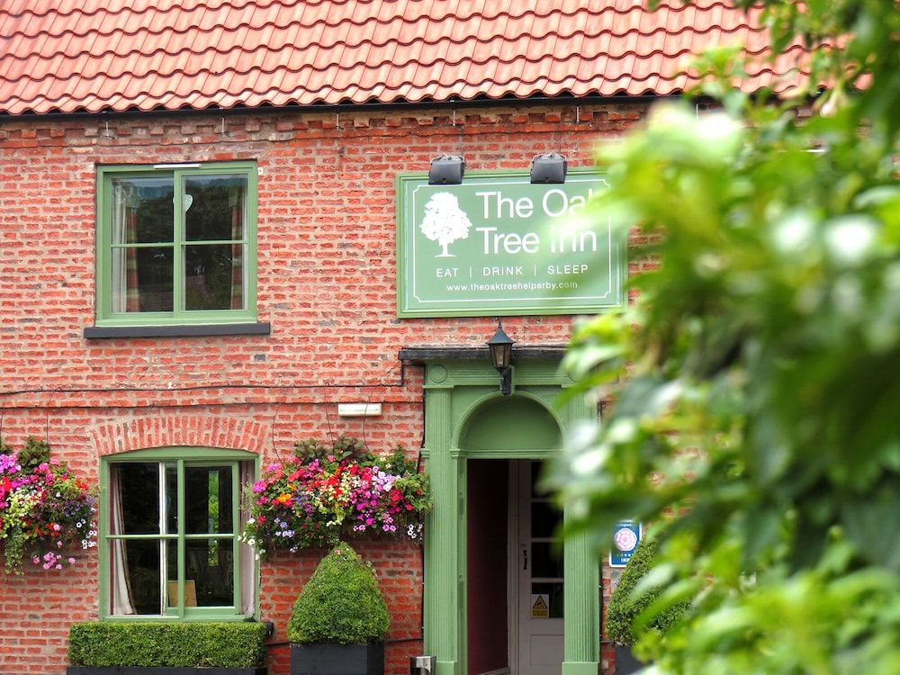Oak Tree Inn 1