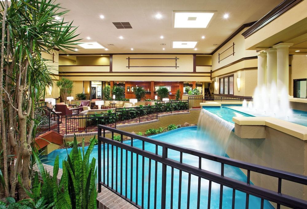 Holiday Inn & Suites CINCINNATI-EASTGATE (I-275E) by IHG 1