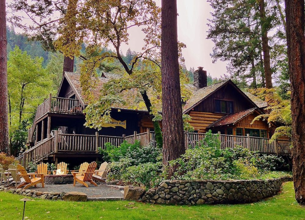 Weasku Inn 1