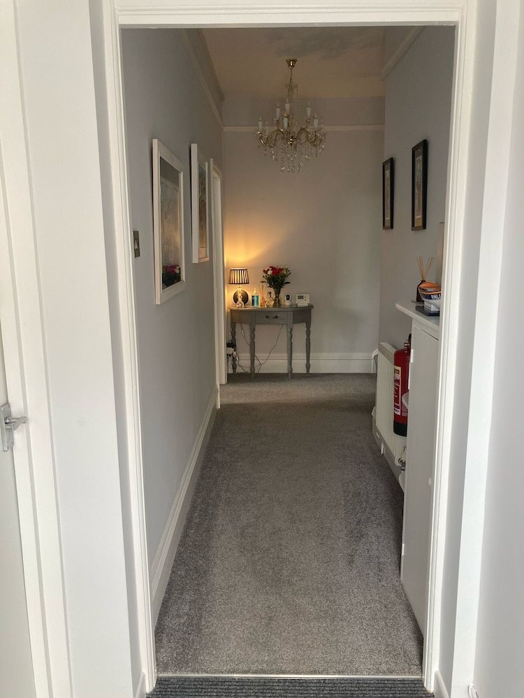 Bentley Lodge 2