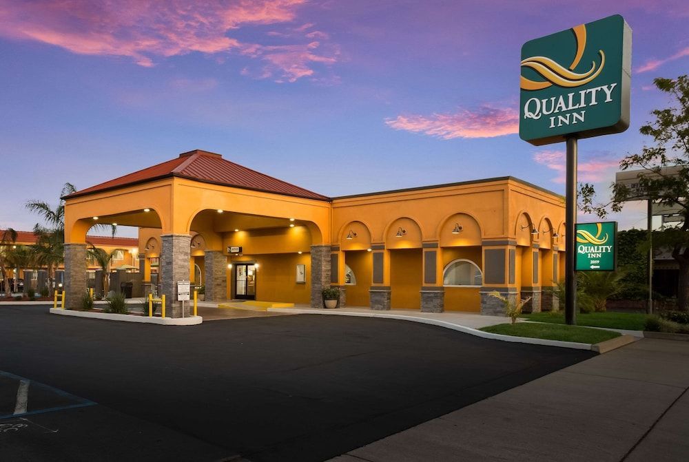 Quality Inn Redding near I-5 1