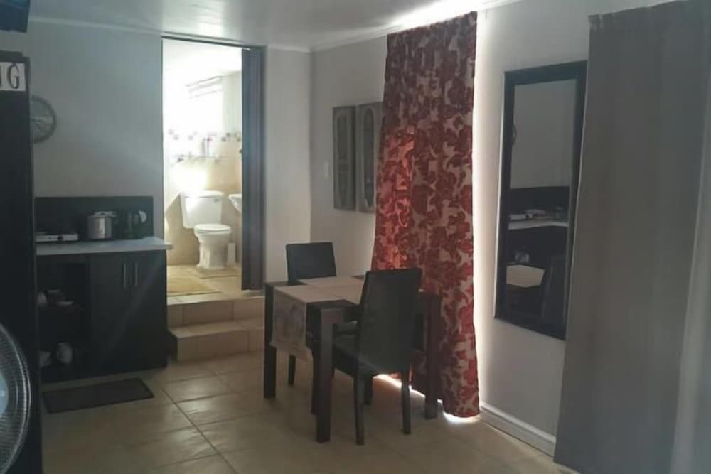Beachway Guesthouse 1