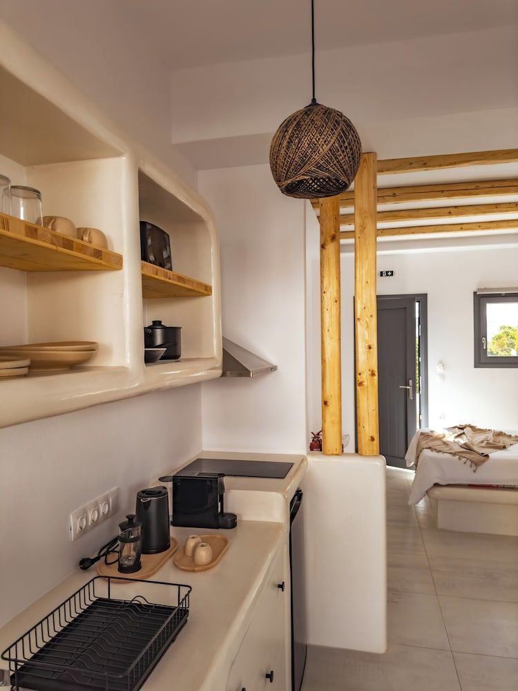 Alonia Suites 2