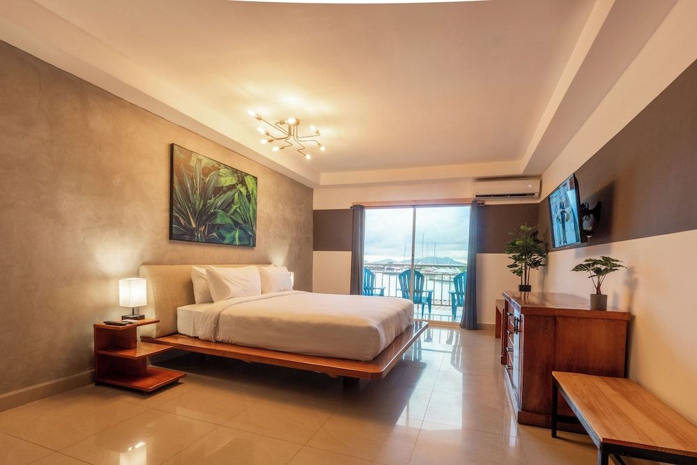 MARINN Tropical Vibes Hotel 1