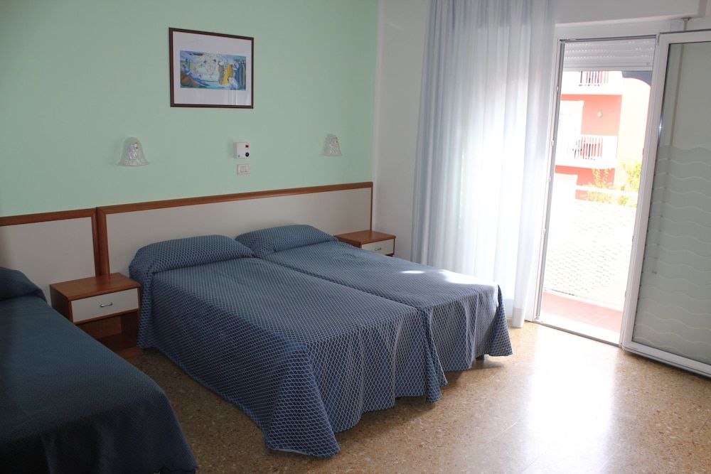 Hotel Maxim 2