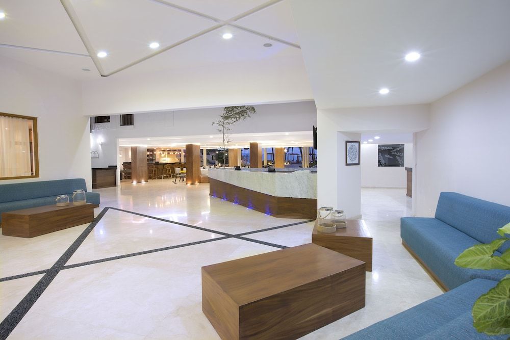 Crown Paradise Golden All Inclusive Resort - Adults Only 2