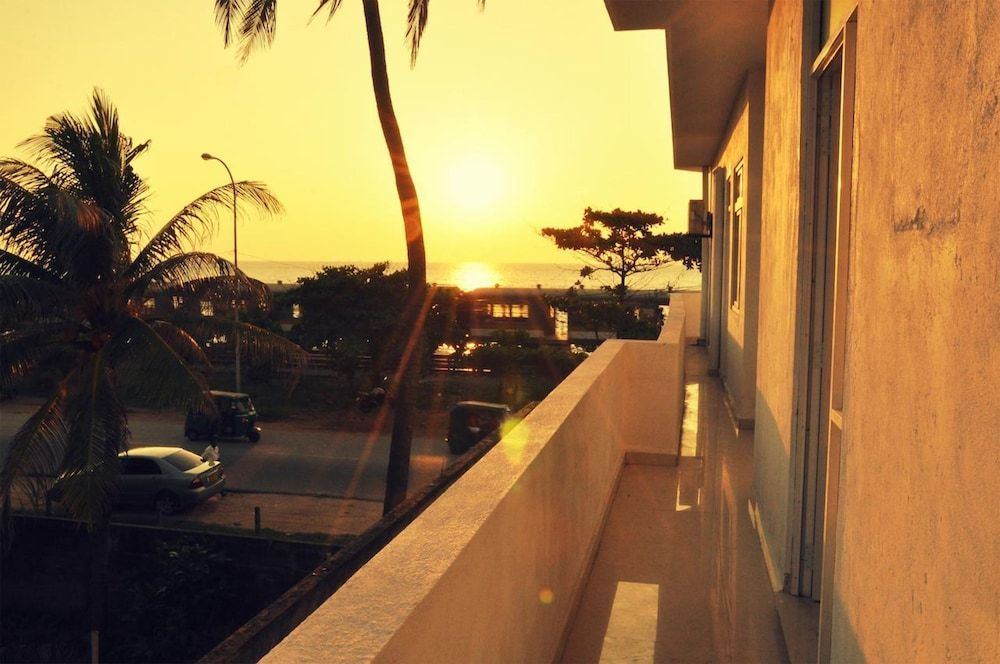 Paris - Colombo - Sai Sea City Hotel - Colombo