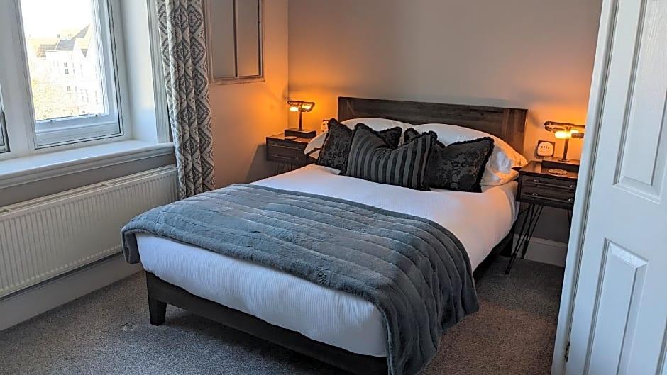 Oaklands Guest House 1