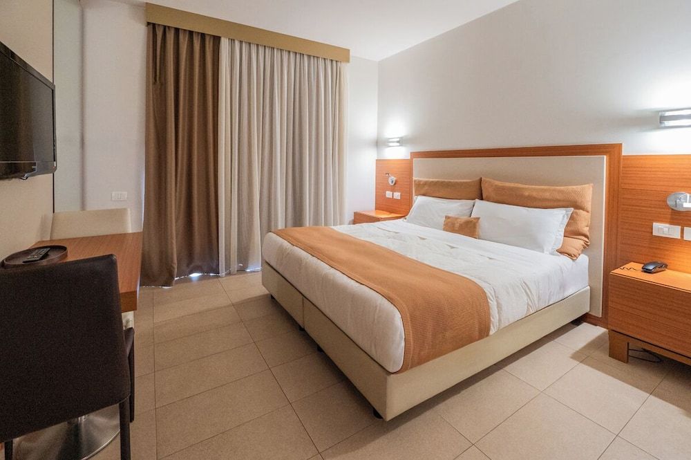 Main Palace Hotel 1