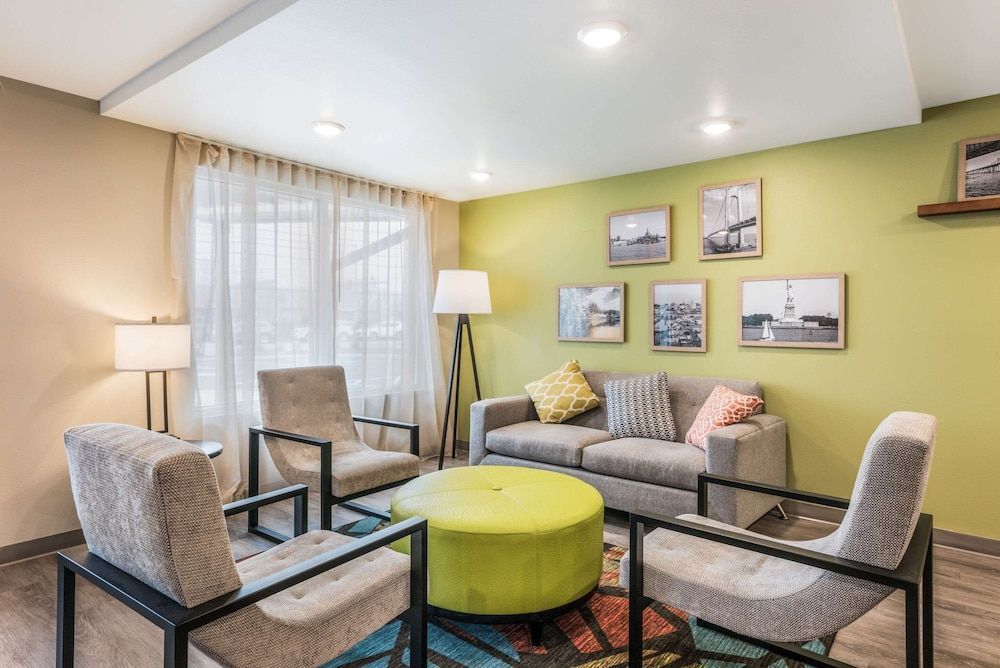 WoodSpring Suites Linden 2
