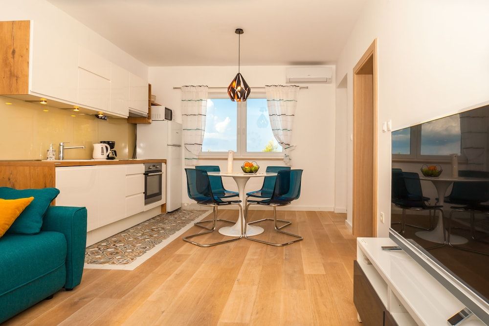 Apartments Mistral 1