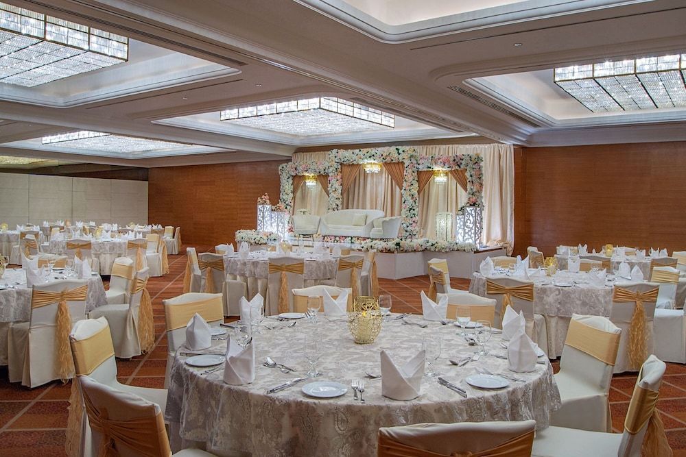 Sheraton Dubai Creek Hotel & Towers 2