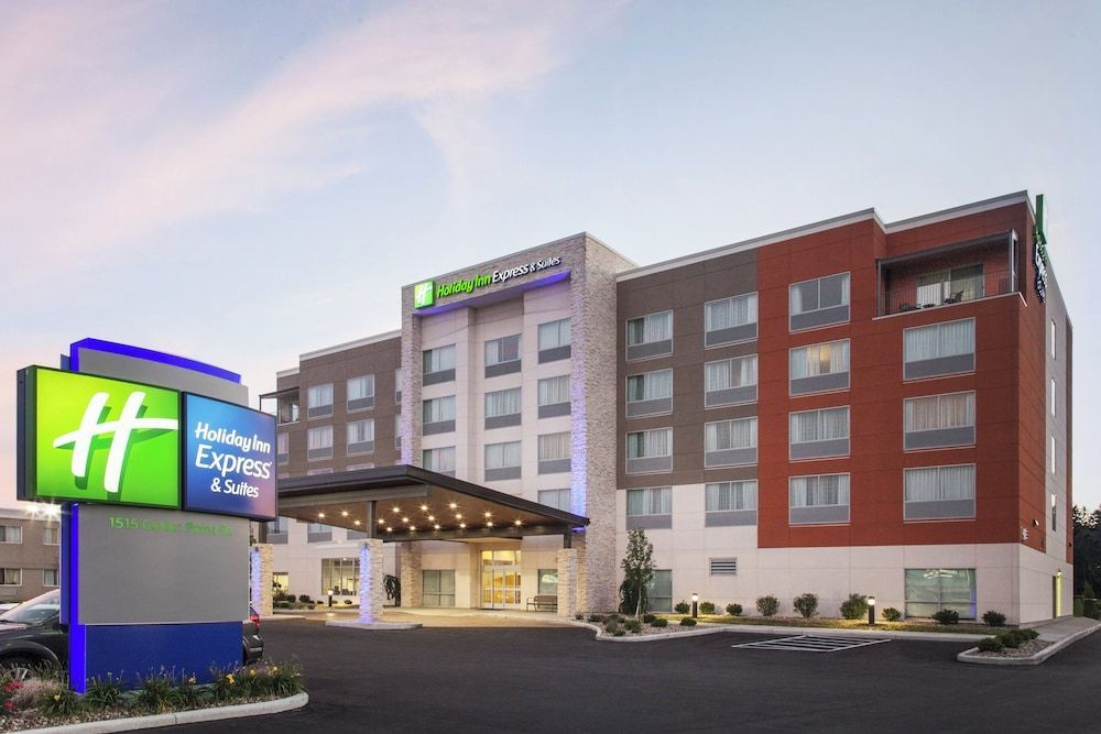 Holiday Inn Express & Suites SANDUSKY by IHG 1