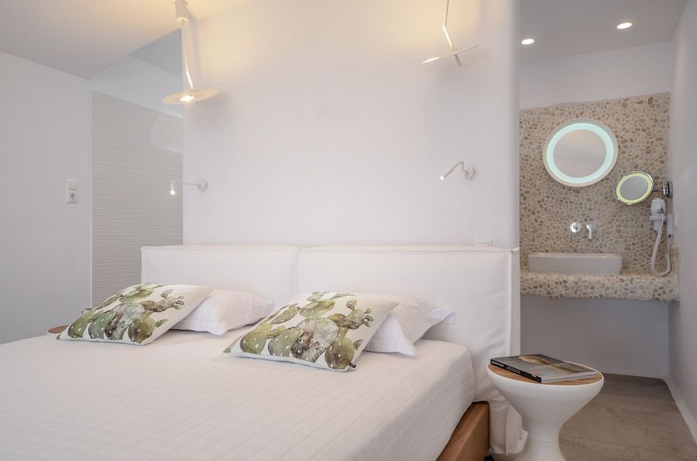 Cyano Suites 2