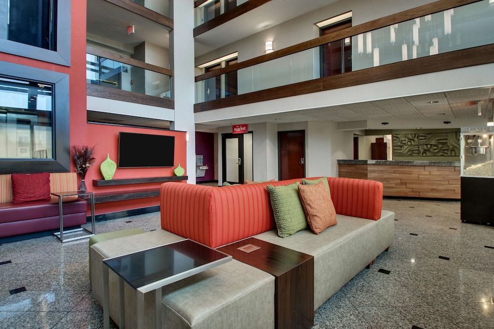 Drury Inn & Suites Evansville East 2