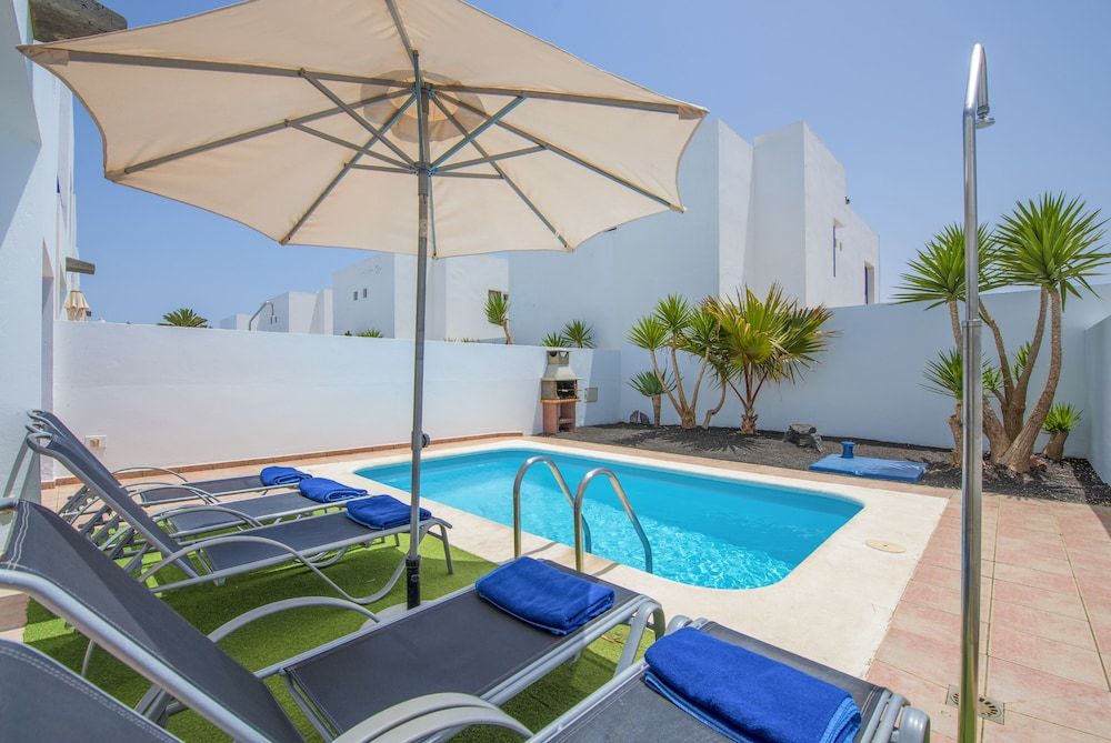 Villas Puerto Rubicon 1