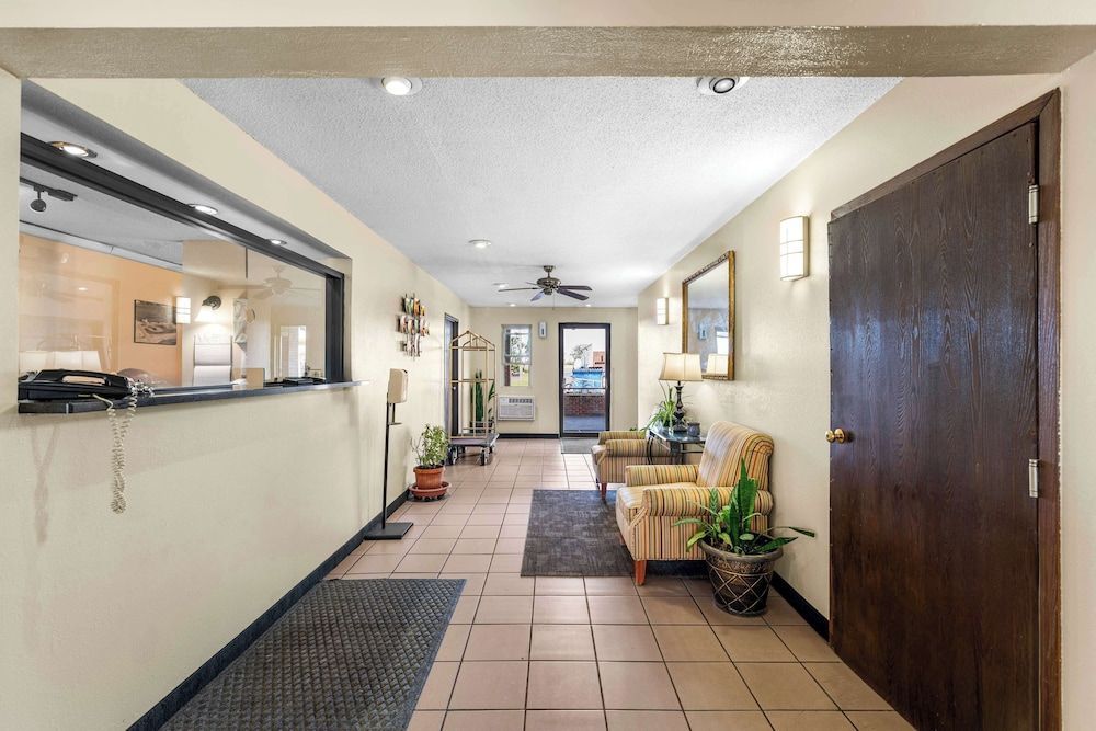 Americas Best Value Inn Decatur 2