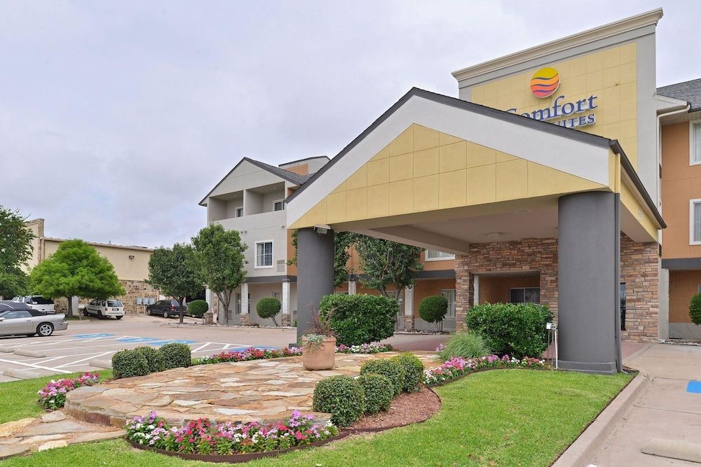 Comfort Inn & Suites Frisco - Plano 1
