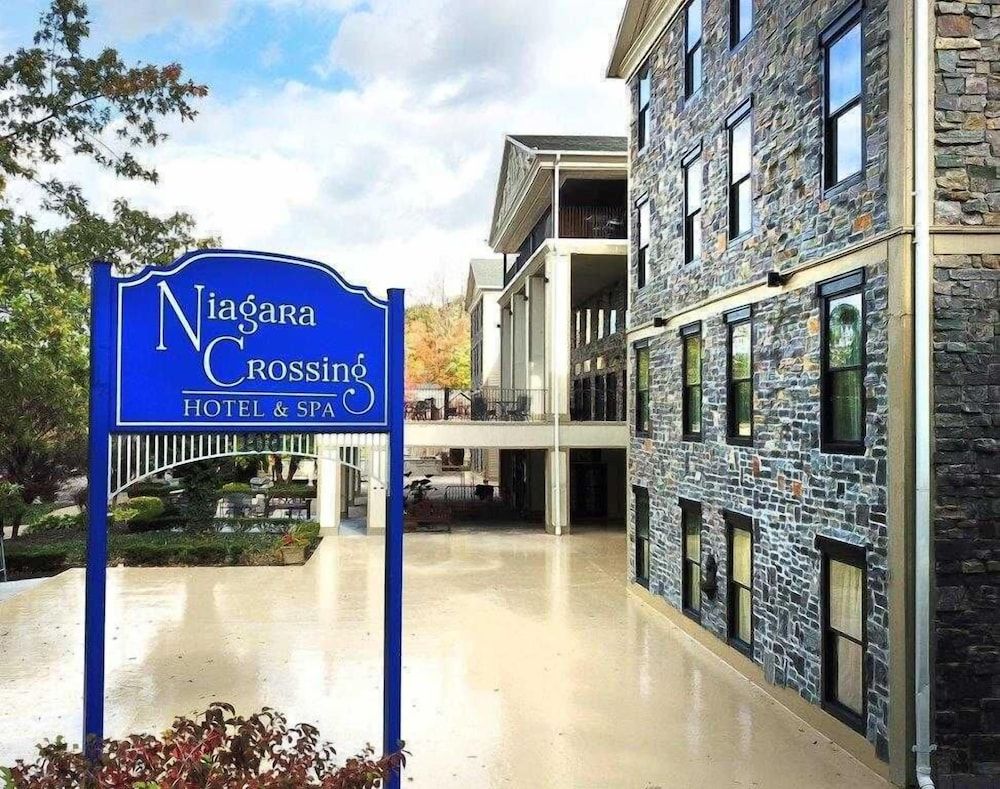 Niagara Crossing Hotel and Spa 1