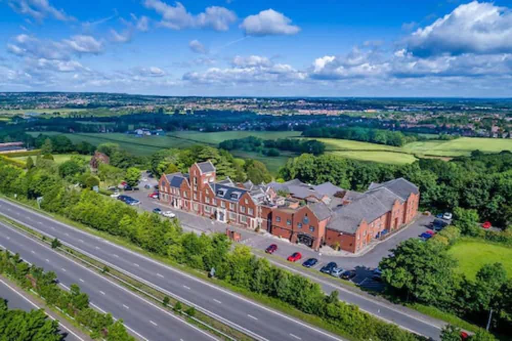 Hogs Back Hotel & Spa Nr Farnham 1