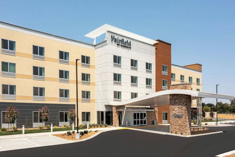 Fairfield Inn & Suites Hanford 1