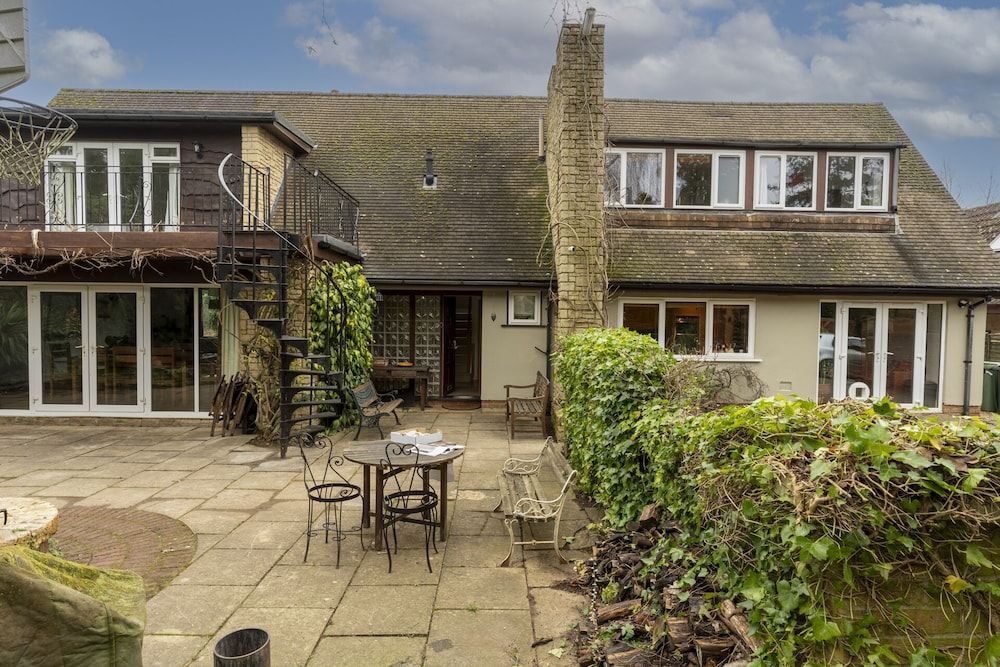 Sandford Meadow Guest House 1