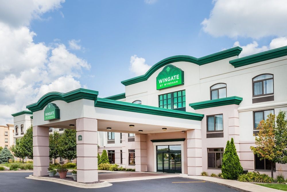 Wingate by Wyndham Peoria - Complimentary Area Shuttle 1