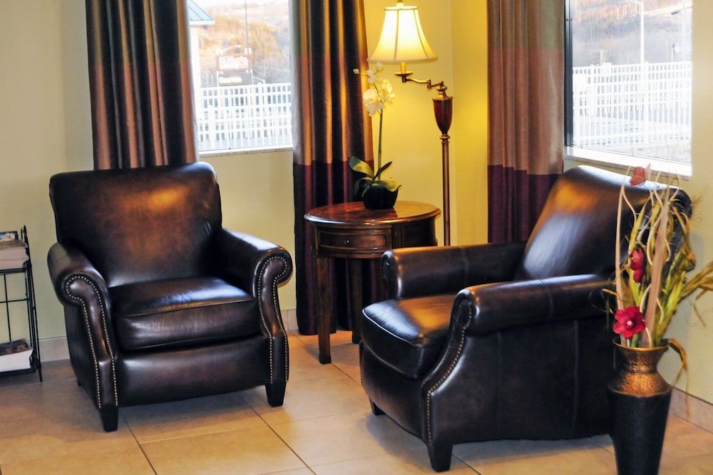 Whispering Hills Inn 2