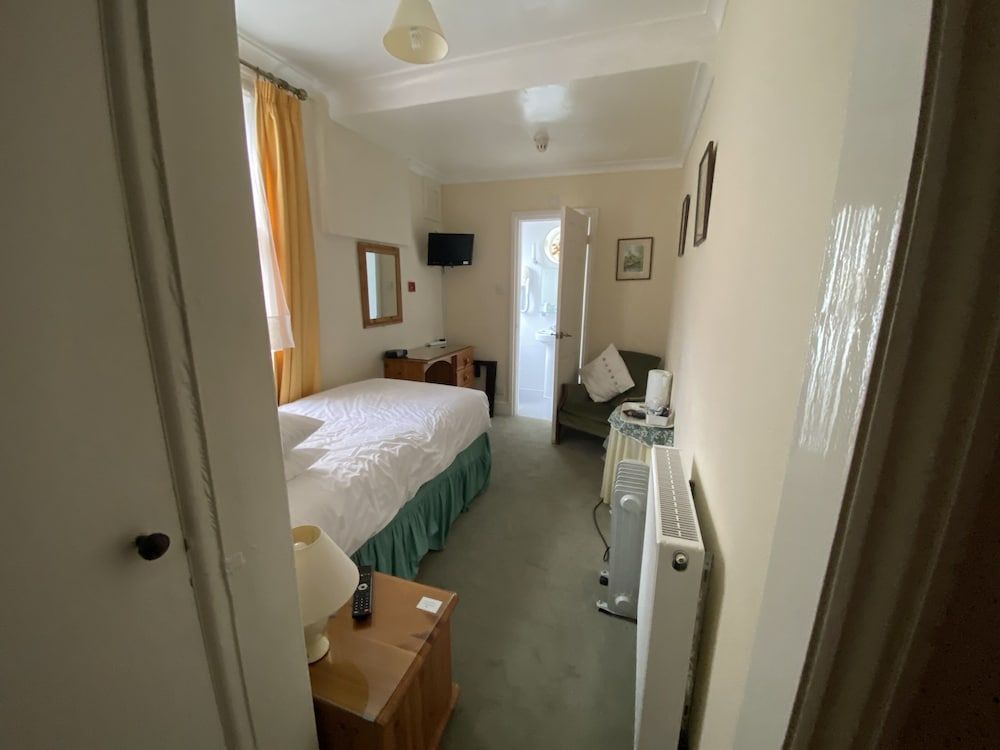 Pickwicks Guest House 2