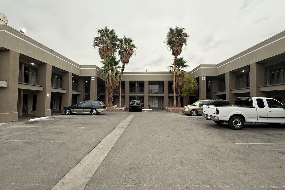 DTLV, a Baymont by Wyndham 1