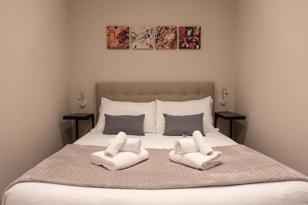 XXIV Domus Luxury Suites 1