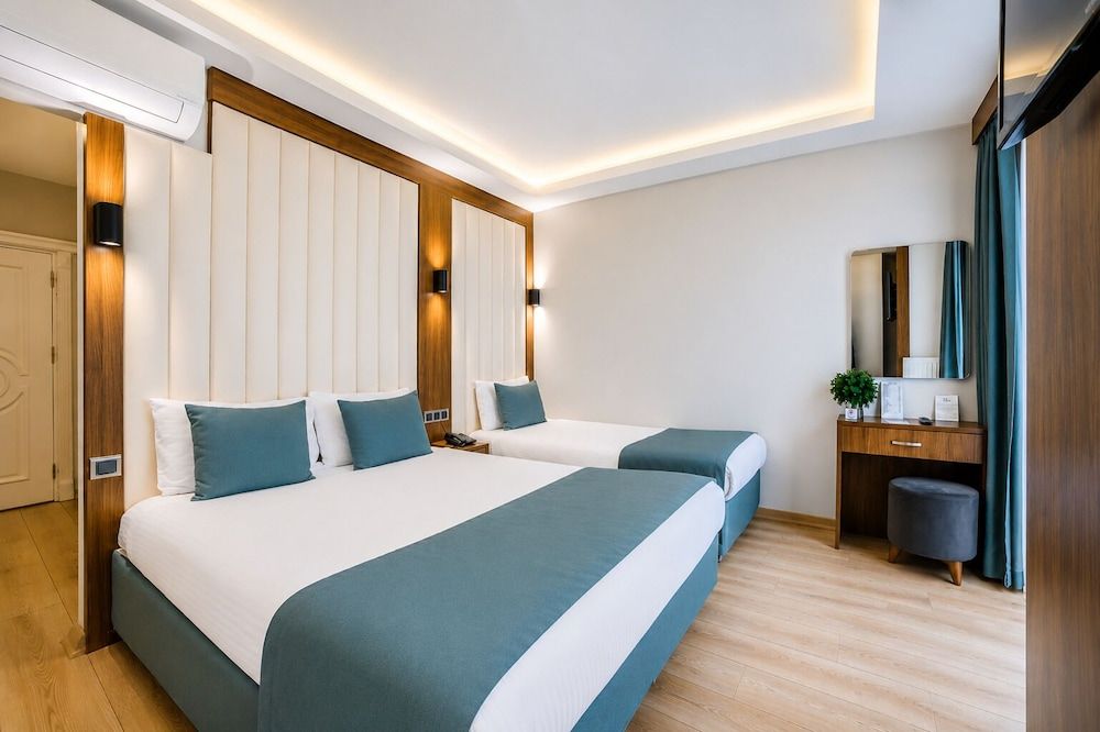 Weingart Black Tulip Hotel 1