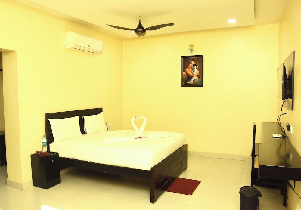Temple stay - Uma Residency and Guest House 1