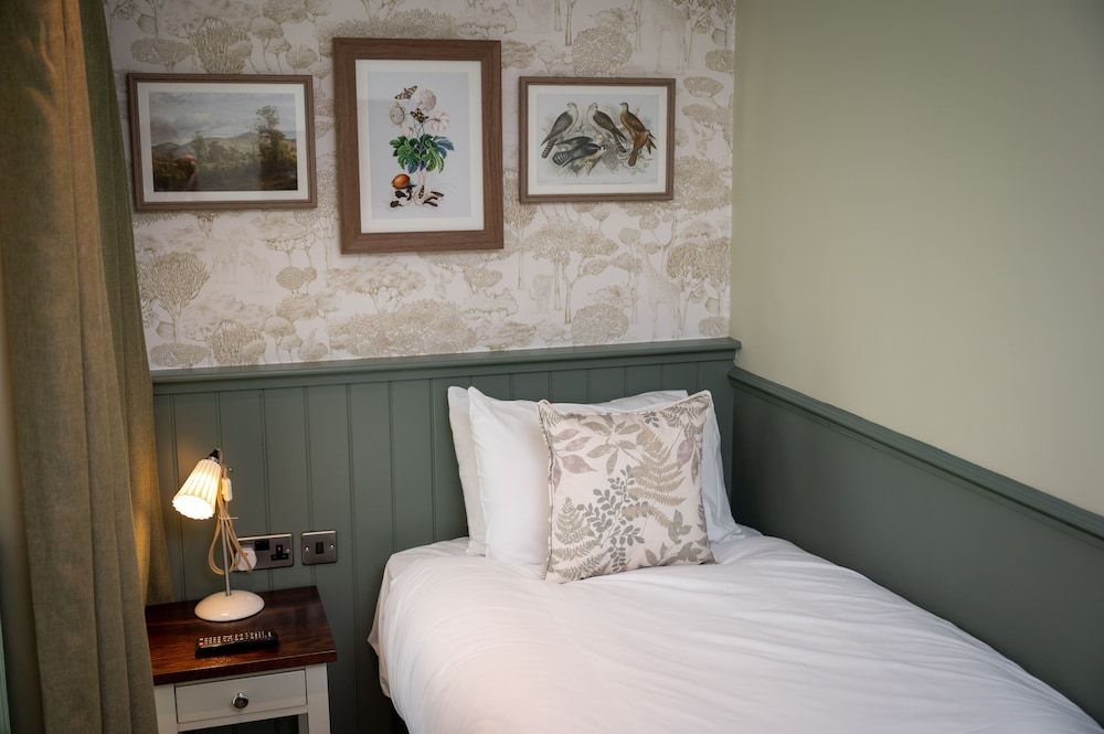 Ardencaple Hotel by Greene King Inns 2
