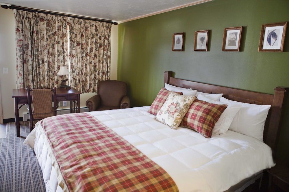 The Inn at Tomichi Village 1
