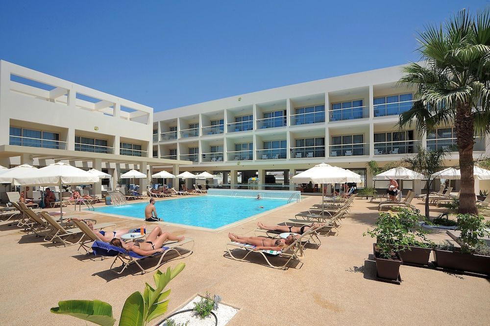 Nelia Gardens 1