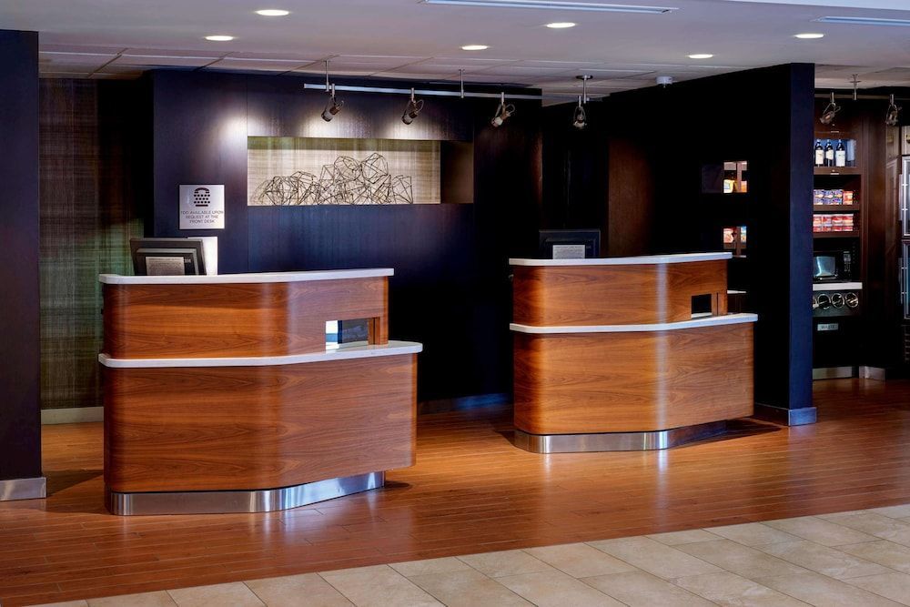 Courtyard by Marriott Kansas City Airport 2