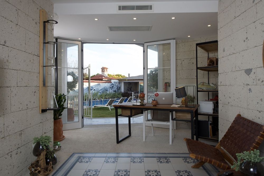 Rhodium Hotel 2