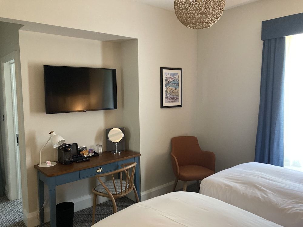Downs Hotel 2