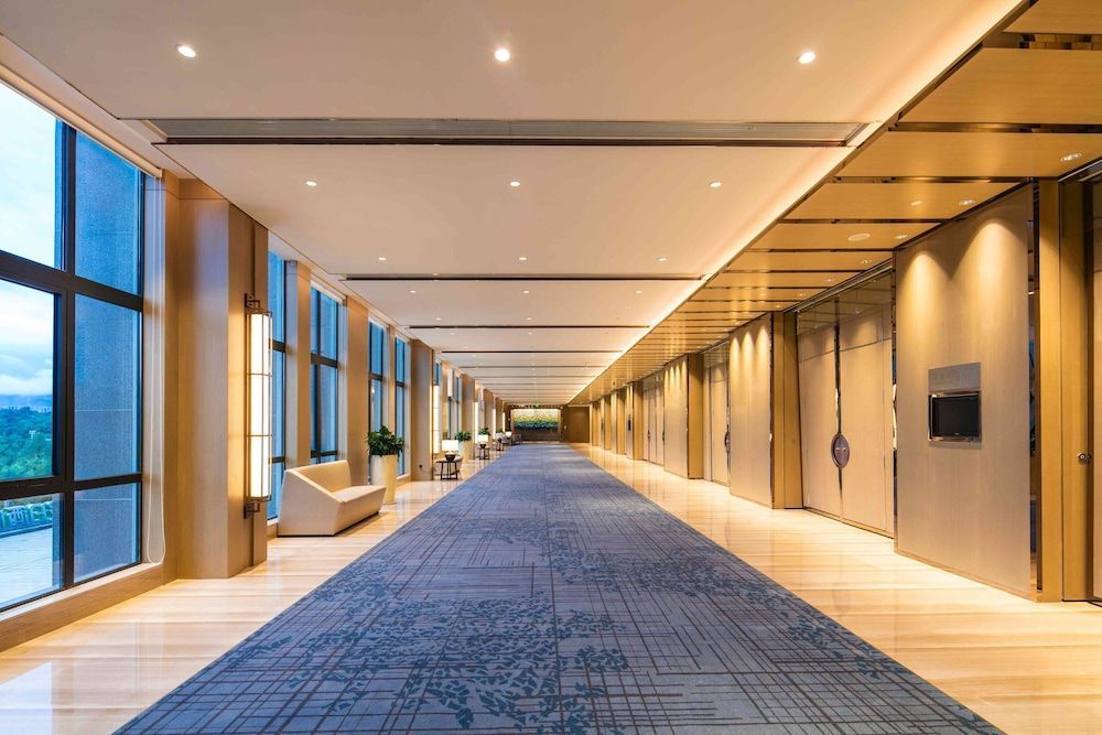 Chongqing High-Tech Holiday Hotel 1